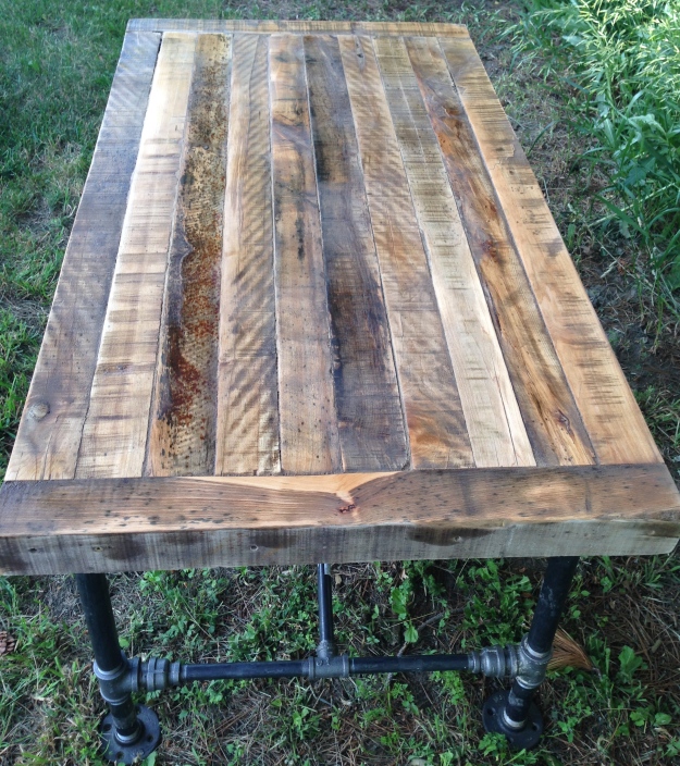 beautiful and rustic table